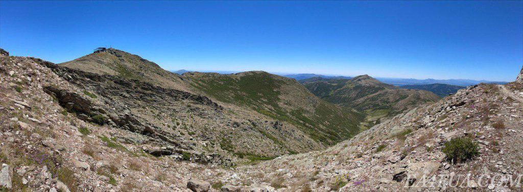 Cuerda de Pinilla cara Sur, observando Pico del Lobo, Cerrón y Tres Provincias